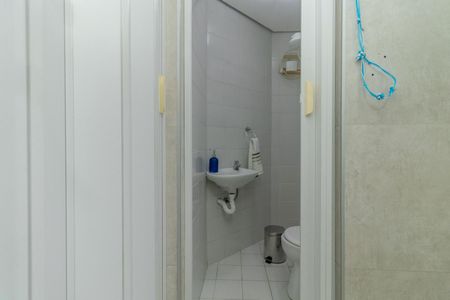 Apartamento à venda com 95m², 3 quartos e 2 vagas Apartamento à venda com 95m², 3 quartos e 2 vagasBanheiro de Serviço