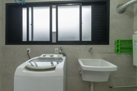 Apartamento à venda com 95m², 3 quartos e 2 vagas Apartamento à venda com 95m², 3 quartos e 2 vagasÁrea de Serviço