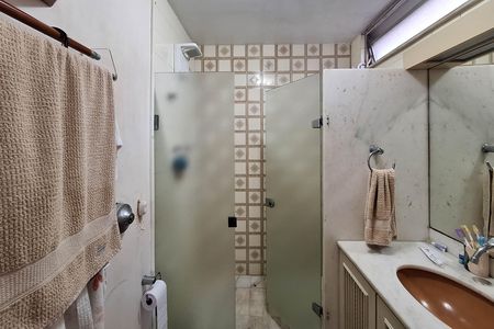 Banheiro da Suíte 1 de apartamento à venda com 4 quartos, 250m² em Icaraí, Niterói