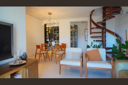 Sala  de apartamento para alugar com 4 quartos, 200m² em Petrópolis, Porto Alegre