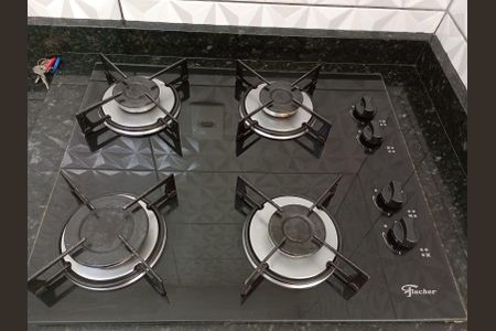 Cozinha de apartamento para alugar com 2 quartos, 42m² em Jardim Bonifacio, São Paulo