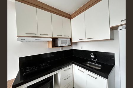 Cozinha - Armários de kitnet/studio para alugar com 1 quarto, 39m² em Centro, Juiz de Fora
