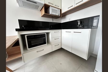 Cozinha - Armários de kitnet/studio para alugar com 1 quarto, 39m² em Centro, Juiz de Fora