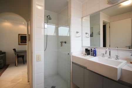 Apartamento para alugar com 50m², 1 quarto e 1 vaga Apartamento para alugar com 50m², 1 quarto e 1 vagaBanheiro