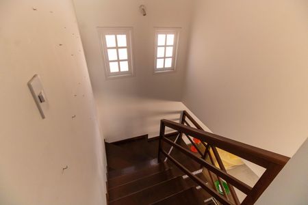 Escada  de casa de condomínio à venda com 3 quartos, 150m² em Maria Paula, Niterói