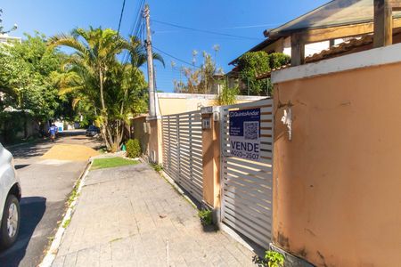 Casa de condomínio à venda com 150m², 3 quartos e 1 vaga Casa de condomínio à venda com 150m², 3 quartos e 1 vagaPlaquinha