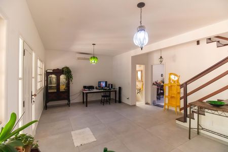 Casa de condomínio à venda com 150m², 3 quartos e 1 vaga Casa de condomínio à venda com 150m², 3 quartos e 1 vagaSala