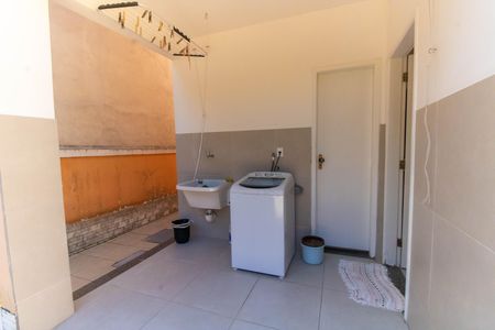 Casa de condomínio à venda com 150m², 3 quartos e 1 vaga Casa de condomínio à venda com 150m², 3 quartos e 1 vagaÁrea de Serviço