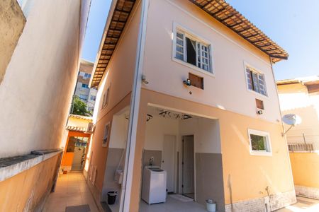 Casa de condomínio à venda com 150m², 3 quartos e 1 vaga Casa de condomínio à venda com 150m², 3 quartos e 1 vagaÁrea externa