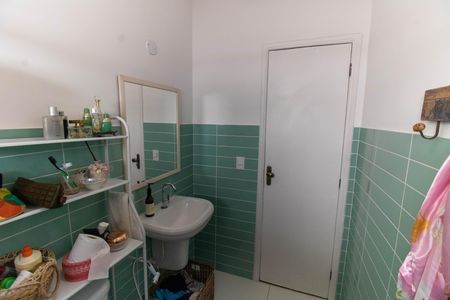 Casa de condomínio à venda com 150m², 3 quartos e 1 vaga Casa de condomínio à venda com 150m², 3 quartos e 1 vagaBanheiro da Suíte