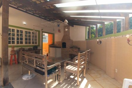 Casa de condomínio à venda com 150m², 3 quartos e 1 vaga Casa de condomínio à venda com 150m², 3 quartos e 1 vagaÁrea externa