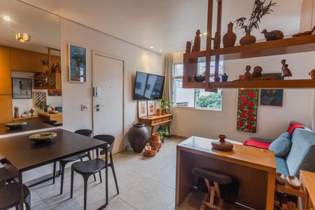 Sala de apartamento à venda com 1 quarto, 48m² em Funcionários, Belo Horizonte