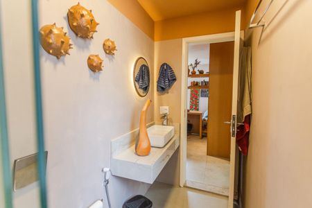 Banheiro Social de apartamento à venda com 1 quarto, 48m² em Funcionários, Belo Horizonte