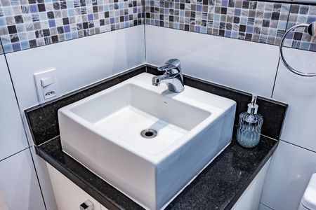 Banheiro de apartamento para alugar com 2 quartos, 50m² em Jardim Iris, São Paulo