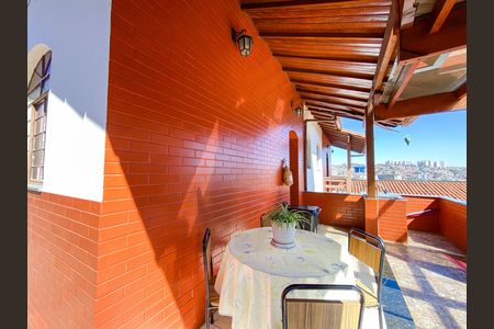 Casa para alugar com 5 quartos, 360m² em Palmeiras, Belo Horizonte