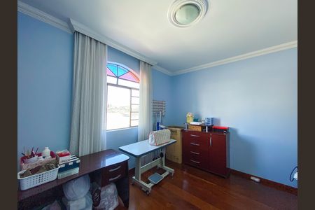 Casa para alugar com 5 quartos, 360m² em Palmeiras, Belo Horizonte