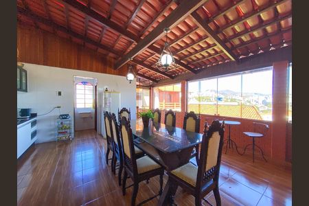 Casa para alugar com 5 quartos, 360m² em Palmeiras, Belo Horizonte
