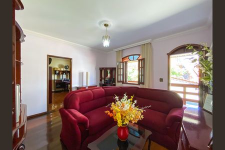 Casa para alugar com 5 quartos, 360m² em Palmeiras, Belo Horizonte