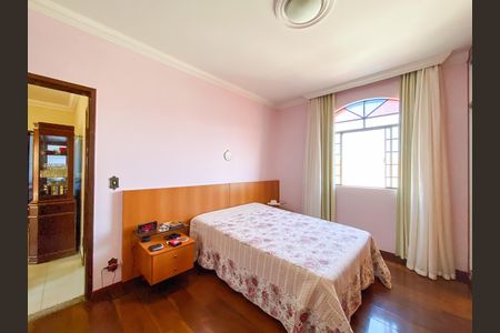 Casa para alugar com 5 quartos, 360m² em Palmeiras, Belo Horizonte