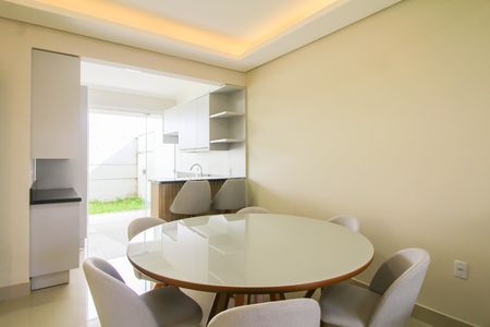 Sala de casa de condomínio para alugar com 3 quartos, 100m² em Vale Ville, Gravataí