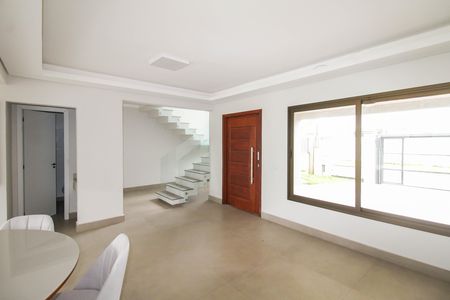 Sala de casa para alugar com 3 quartos, 230m² em Vale Ville, Gravataí