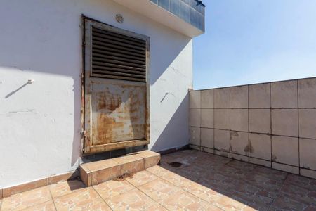 Varanda de casa à venda com 2 quartos, 124m² em Jardim Eliane, São Paulo