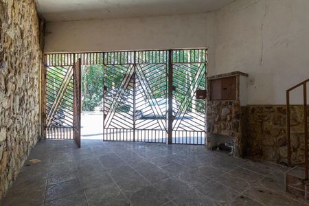 Garagem de casa à venda com 2 quartos, 124m² em Jardim Eliane, São Paulo