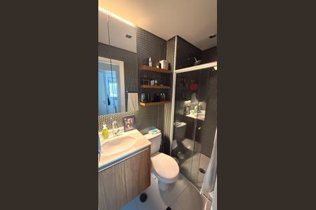 Banheiro de apartamento à venda com 2 quartos, 64m² em Brooklin, São Paulo