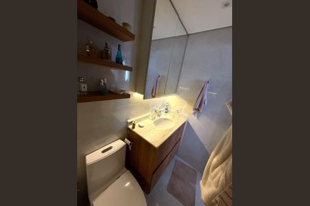 Banheiro de apartamento à venda com 2 quartos, 64m² em Brooklin, São Paulo