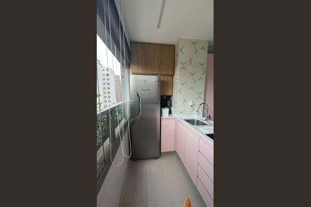 Cozinha de apartamento para alugar com 1 quarto, 28m² em Itaim Bibi, São Paulo