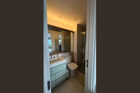 Banheiro de apartamento para alugar com 1 quarto, 28m² em Itaim Bibi, São Paulo