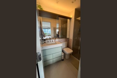 Banheiro de apartamento para alugar com 1 quarto, 28m² em Itaim Bibi, São Paulo