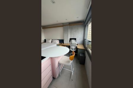 Sala / Quarto de apartamento para alugar com 1 quarto, 28m² em Itaim Bibi, São Paulo