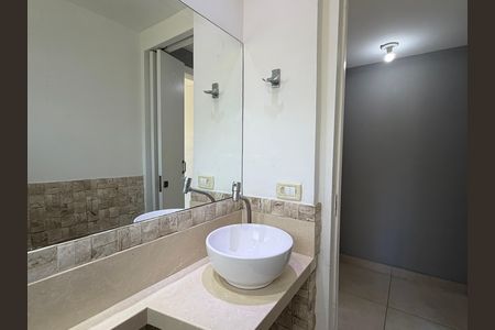 Apartamento à venda com 46m², 2 quartos e 1 vaga Apartamento à venda com 46m², 2 quartos e 1 vagaBanheiro