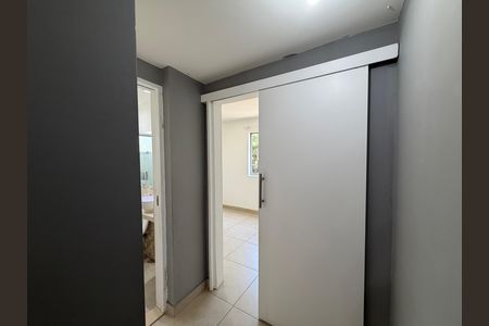 Apartamento à venda com 46m², 2 quartos e 1 vaga Apartamento à venda com 46m², 2 quartos e 1 vagaSala - Corredor