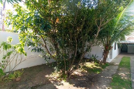 Casa para alugar com 90m², 2 quartos e 2 vagasÁrea externa