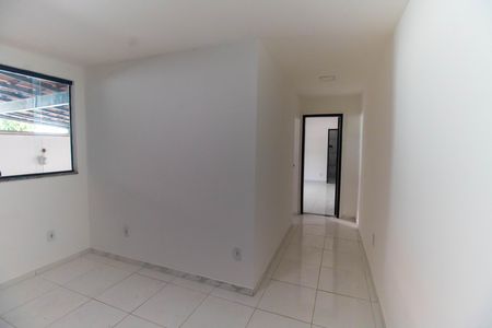 Casa para alugar com 90m², 2 quartos e 2 vagasSala