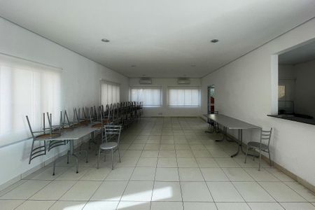 Apartamento para alugar com 46m², 2 quartos e 1 vaga Apartamento para alugar com 46m², 2 quartos e 1 vagaÁrea comum - Salão de festas