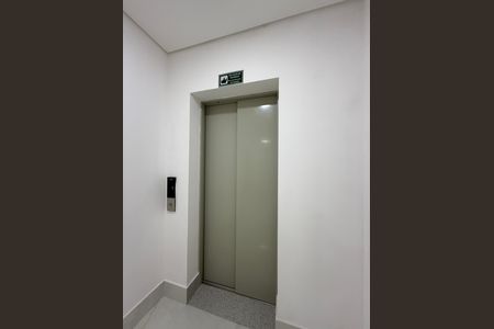 Área Comum - Elevador  de apartamento à venda com 2 quartos, 55m² em Jardim Aida, Guarulhos