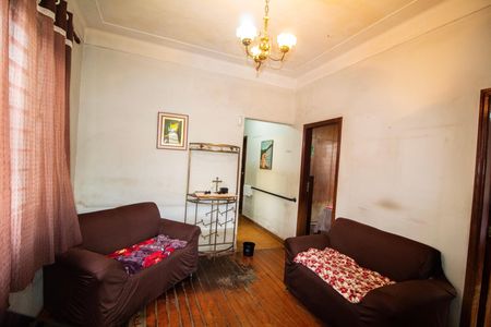 Casa à venda com 336m², 3 quartos e 6 vagas Casa à venda com 336m², 3 quartos e 6 vagasSala