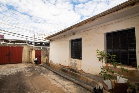 Casa à venda com 336m², 3 quartos e 6 vagas Casa à venda com 336m², 3 quartos e 6 vagasÁrea Externa - Garagem