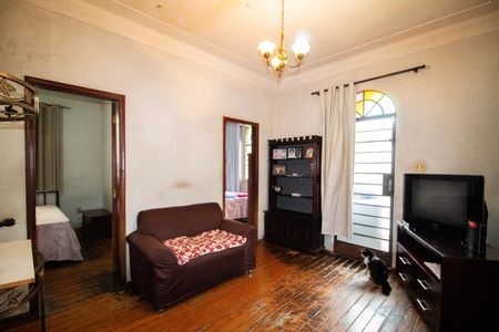 Casa à venda com 336m², 3 quartos e 6 vagas Casa à venda com 336m², 3 quartos e 6 vagasSala