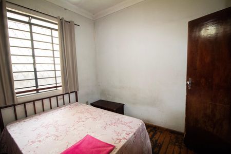 Casa à venda com 336m², 3 quartos e 6 vagas Casa à venda com 336m², 3 quartos e 6 vagasQuarto 01