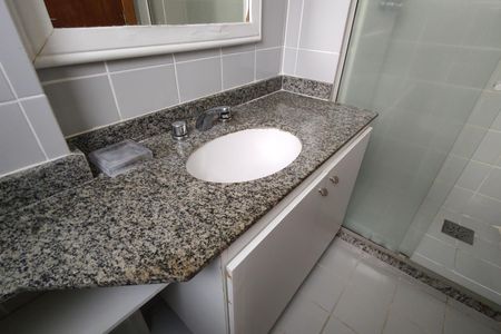 Banheiro da Suíte de apartamento à venda com 2 quartos, 72m² em Barra Olímpica, Rio de Janeiro