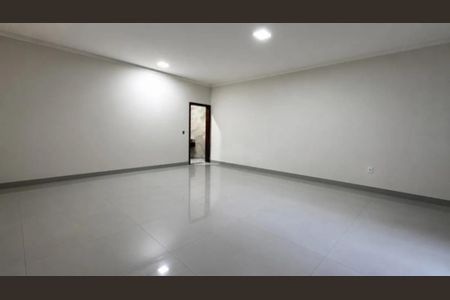 Casa para alugar com 150m², 3 quartos e 4 vagas Casa para alugar com 150m², 3 quartos e 4 vagasSala