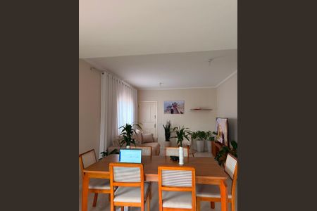 Sala de casa de condomínio para alugar com 3 quartos, 180m² em Vila Oliveira, Mogi das Cruzes