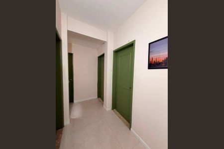 Corredor de casa de condomínio para alugar com 3 quartos, 180m² em Vila Oliveira, Mogi das Cruzes