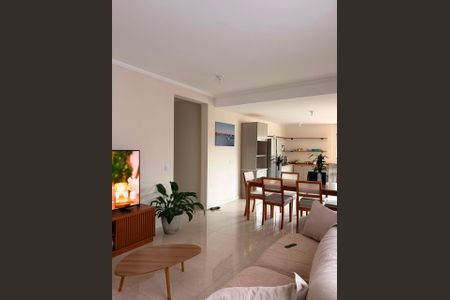 Casa de condomínio para alugar com 180m², 3 quartos e 2 vagas Casa de condomínio para alugar com 180m², 3 quartos e 2 vagasSala