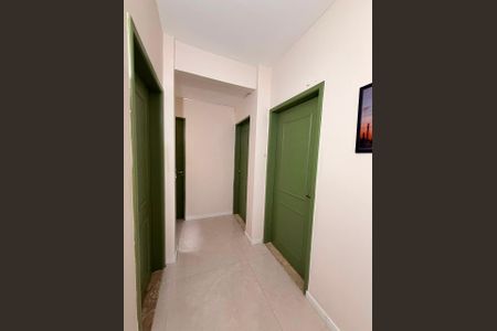 Corredor de casa de condomínio para alugar com 3 quartos, 180m² em Vila Oliveira, Mogi das Cruzes
