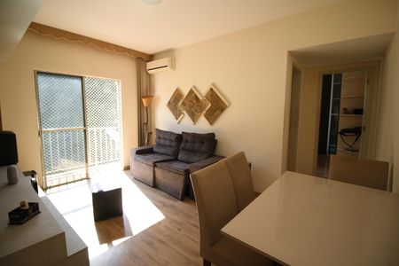 Sala de apartamento à venda com 1 quarto, 56m² em Jacarepaguá, Rio de Janeiro